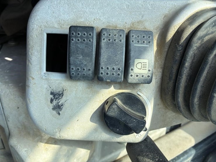 2014-deere-50g-image-23