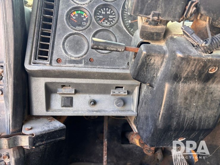 1999-mack-ch613-image-74