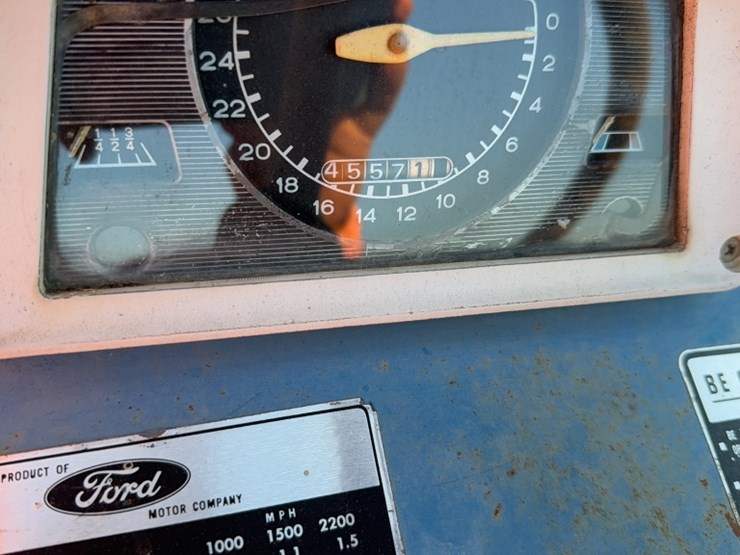 ford-4000-image-21