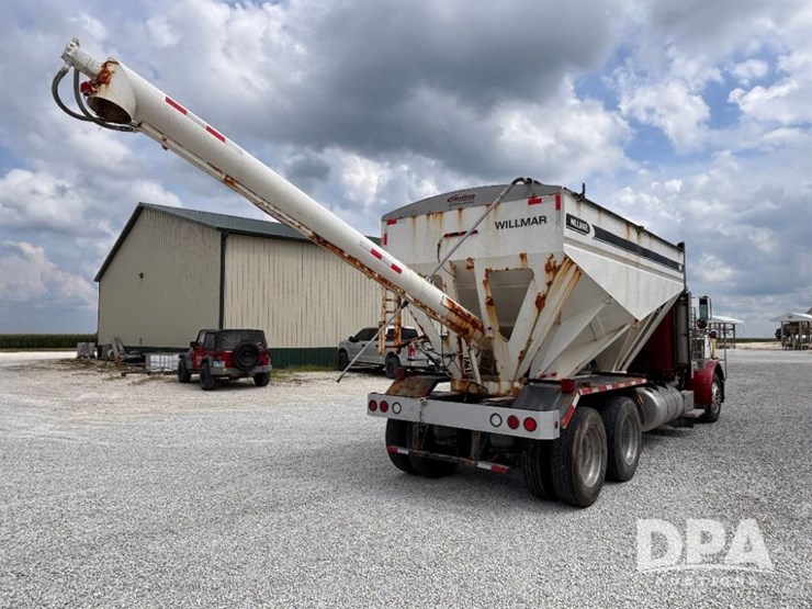 2000-peterbilt-379-image-8