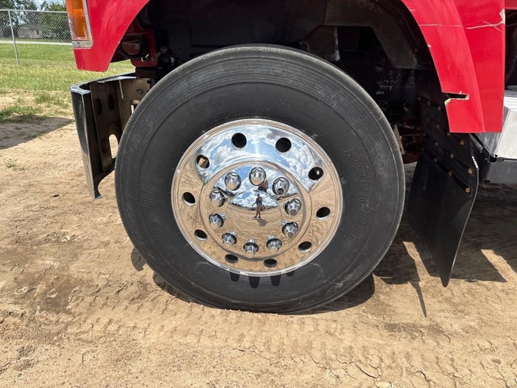 2012-mack-ch613-image-11