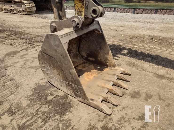 1992-deere-490e-image-17