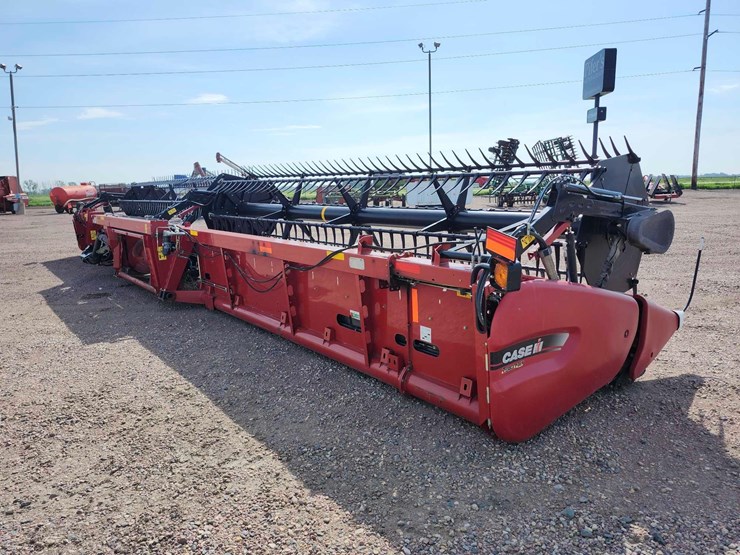 2014-case-ih-3162-image-3