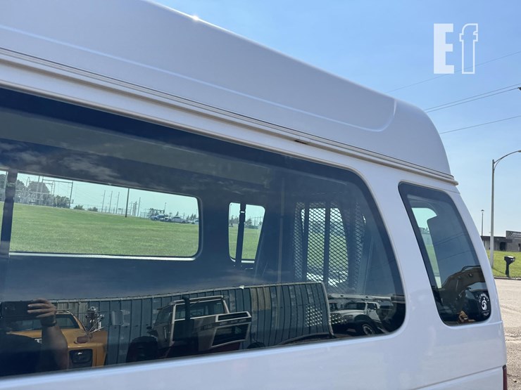 2012-ford-e250-image-12