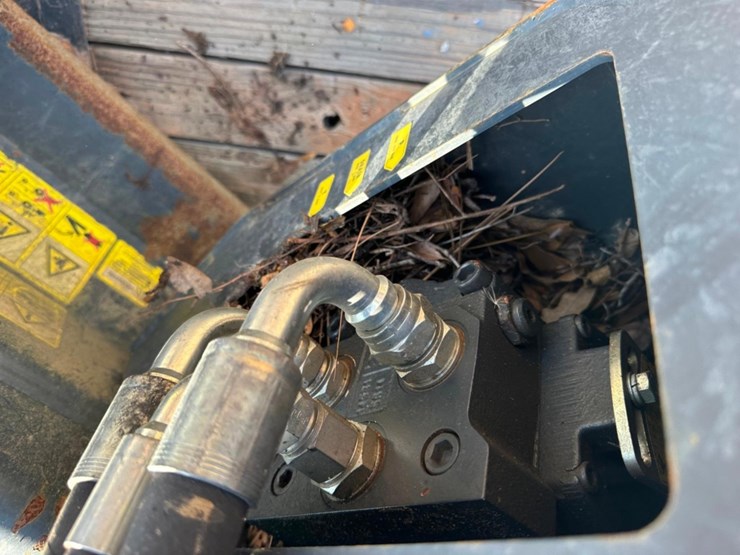 deere-60g-image-4