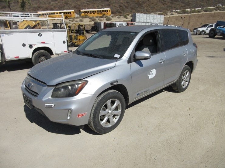 2014-toyota-rav4-image-1
