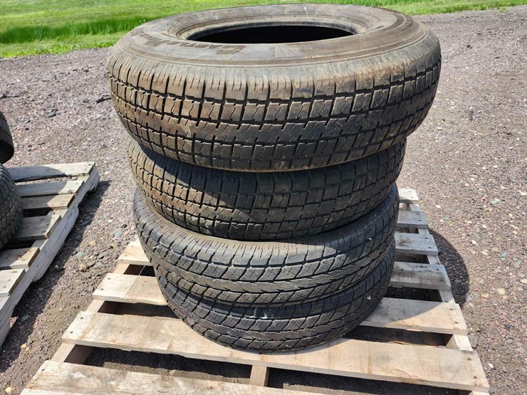 castle-rock-st-radial-st-235/80r16-tires-image-1