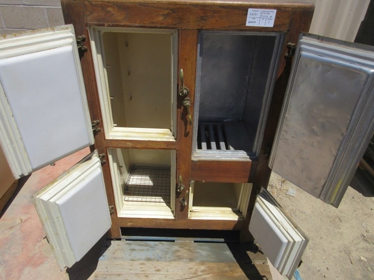 lot-of-3'-x-21"-x-55"-wooden-ice-box-cooler-image-5
