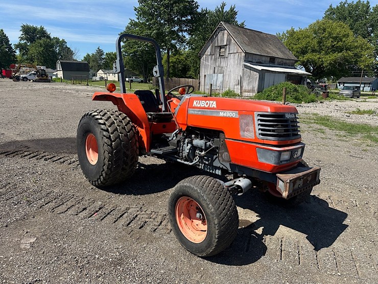 kubota-m9500-tractor-image-3