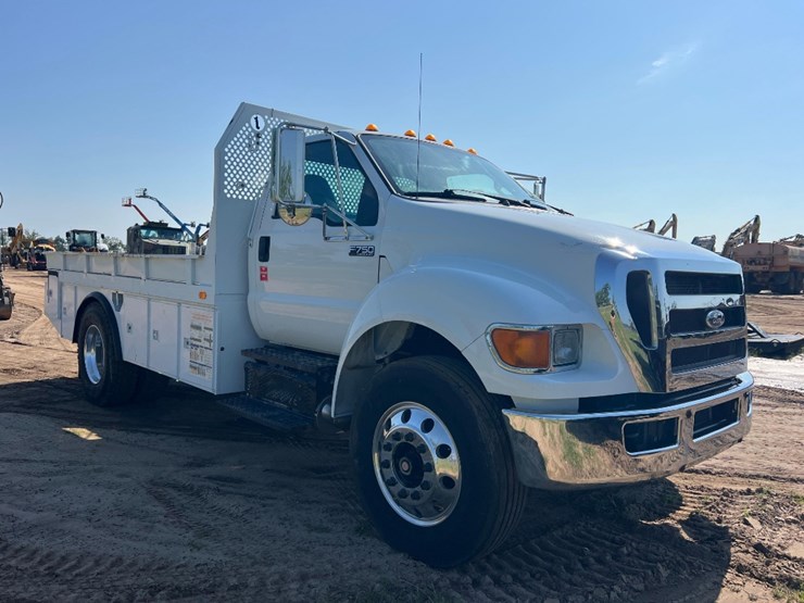 2015-ford-f750-xl-image-6