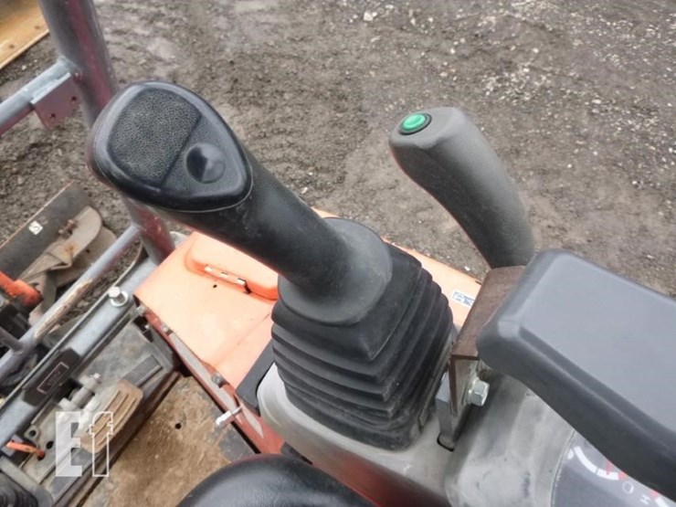 2016-kubota-u17-image-8