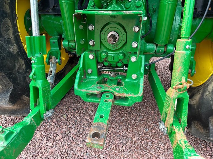 2018-john-deere-5075m-image-31