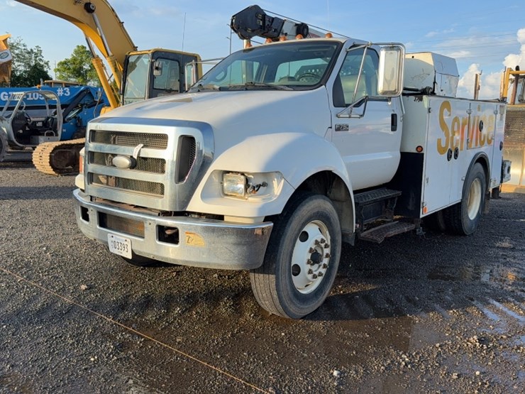 2008-ford-f750-image-1