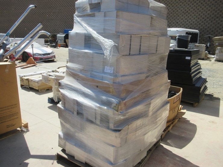 (2)-pallets-of-misc-items,-image-3
