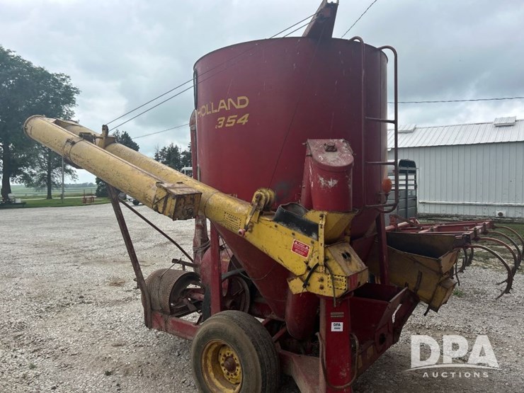new-holland-354-image-5
