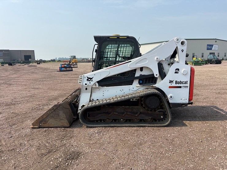 2016-bobcat-t750-image-6