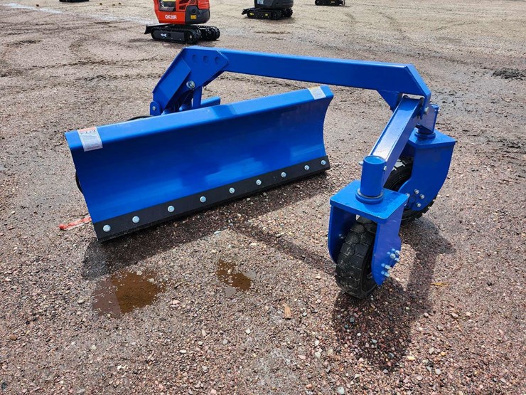 2025-topcat-skid-steer-grader-image-2