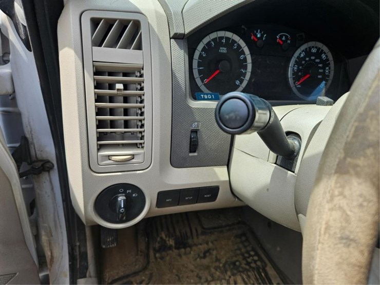 2011-ford-escape-image-18