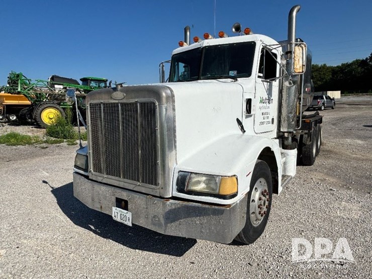 1987-peterbilt-377-image-2