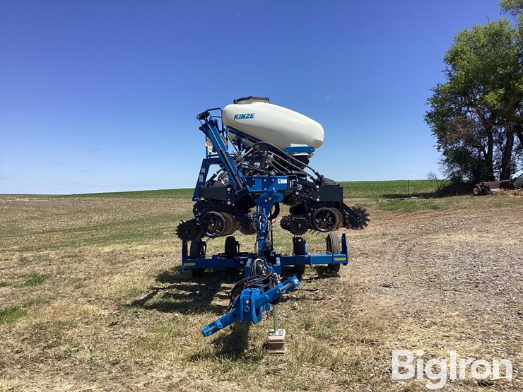 2023-kinze-3505-image-2