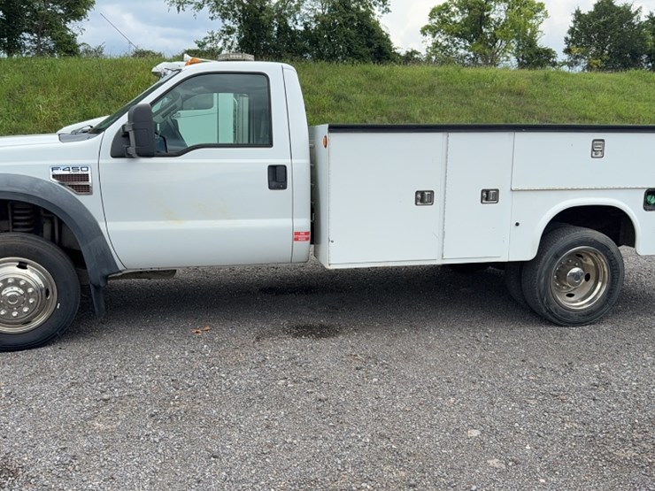 2010-ford-f450-image-12