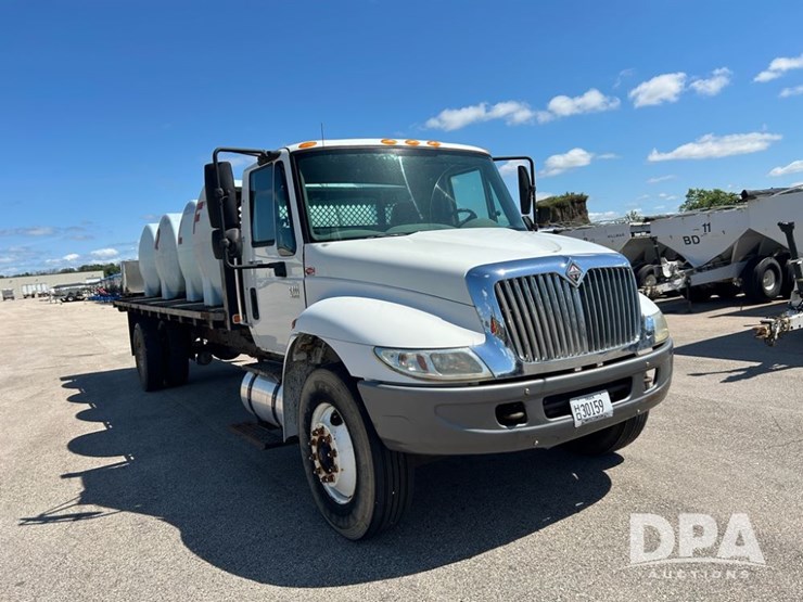 2005-international-durastar-4300-image-47