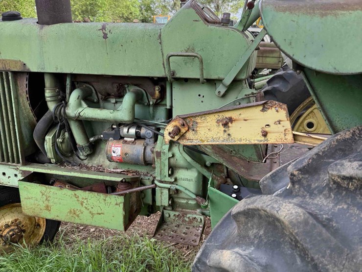 john-deere-3010-image-14