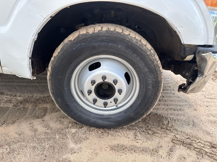 2016-ford-f350-xl-image-11
