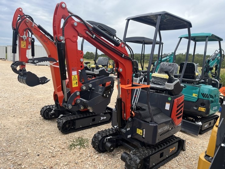 cfg-mx15rx-mini-excavator-image-1