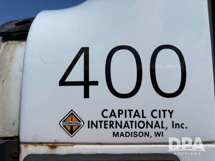 2000-international-8100-image-37