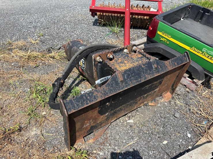 cat-h650-skid-steer-rock-hammer-image-1