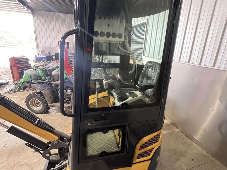 2024-agt-mini-excavator-1178-image-9