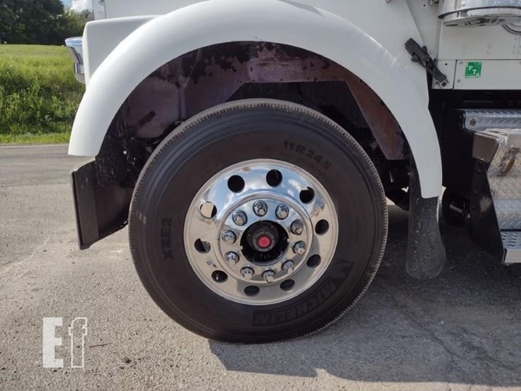 2006-kenworth-w900-image-14