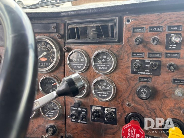 2000-peterbilt-379-image-91