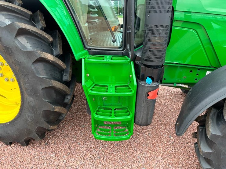 2014-john-deere-6115m-image-24
