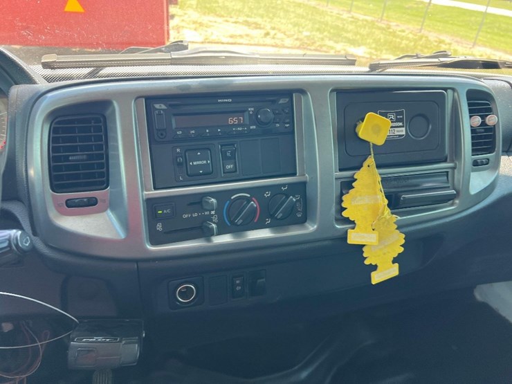 2018-hino-258-image-29