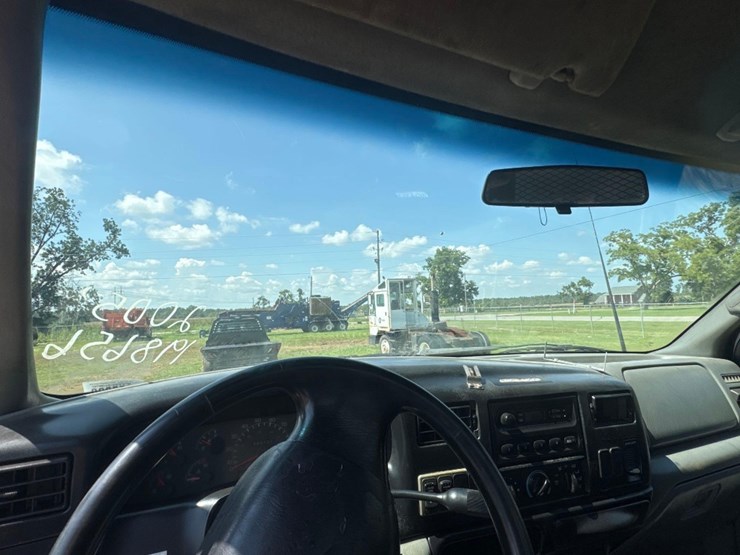 2005-ford-f650-image-23