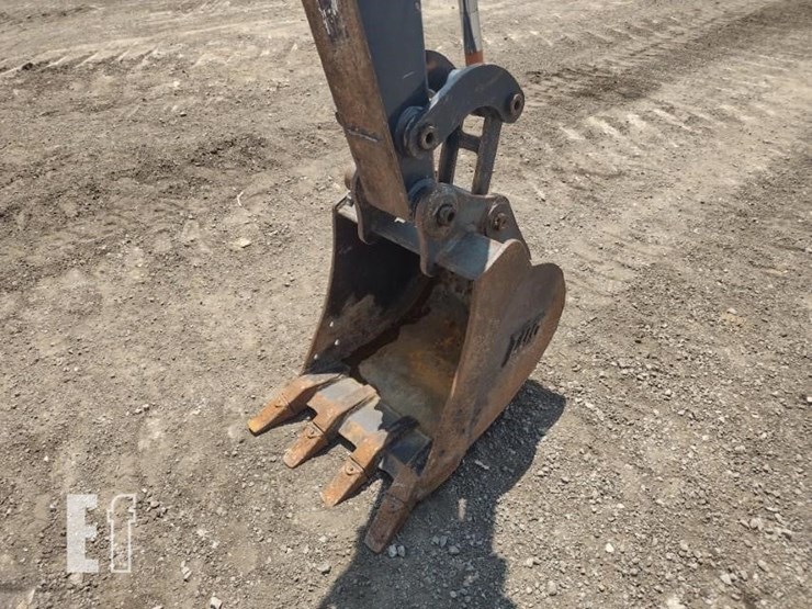 2020-deere-26g-image-18