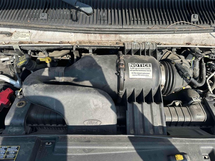 2013-ford-e350-image-19