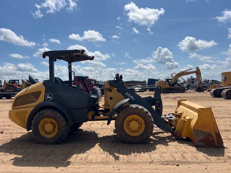 2018-deere-204l-image-5