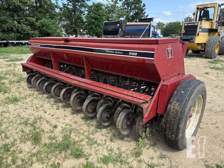 case-ih-5100-image-4