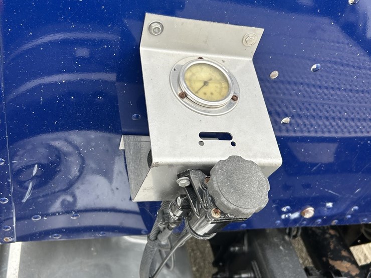 2018-kenworth-t800-image-24