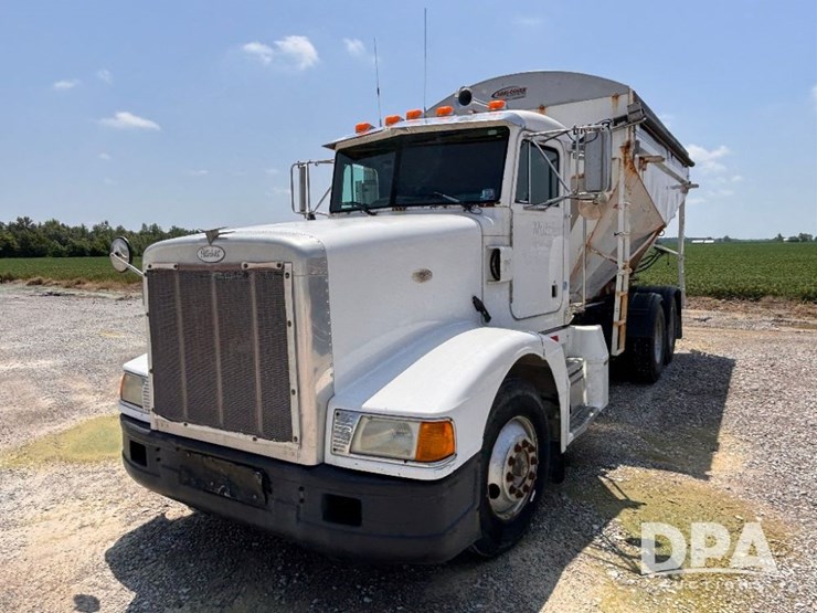 1996-peterbilt-377-image-2