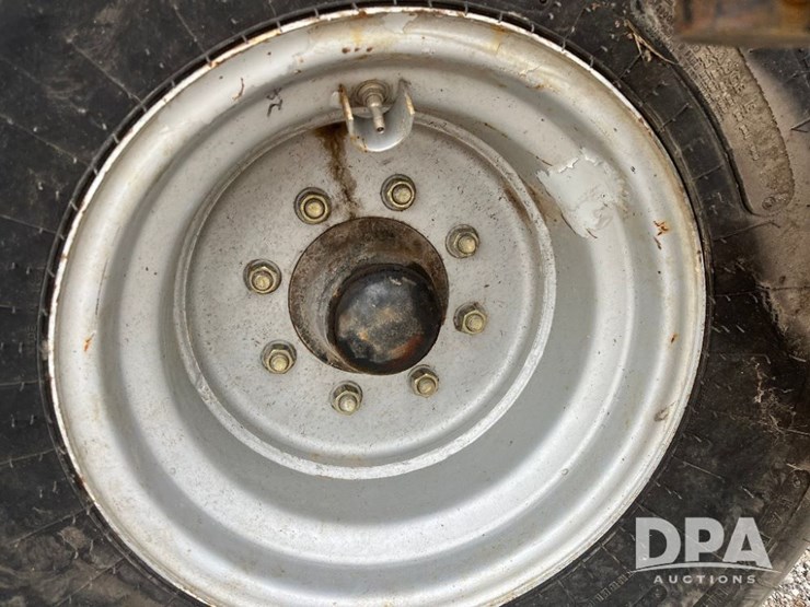 2016-caseih-940-nh3-tool-bar-(jn2532,-unit-561)-image-28