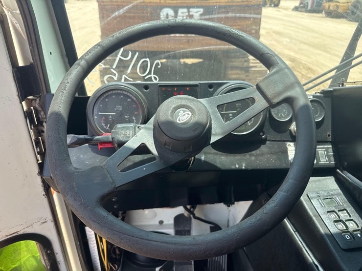 2014-mack-leu613-image-33