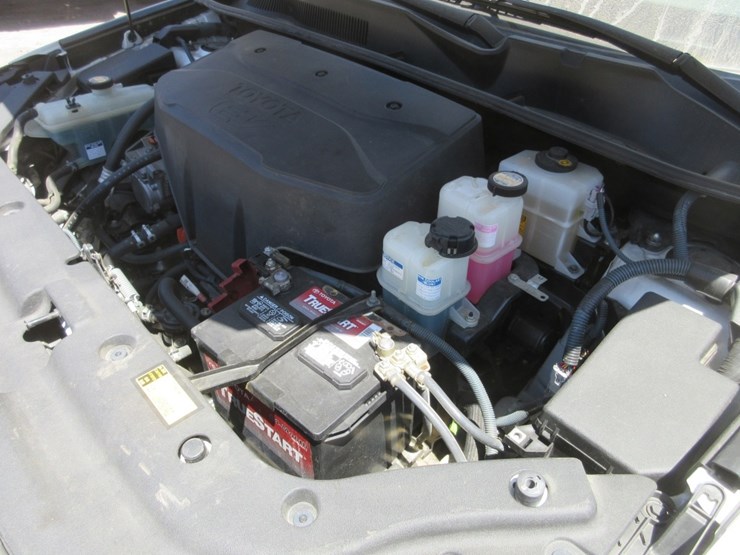 2014-toyota-rav4-image-6