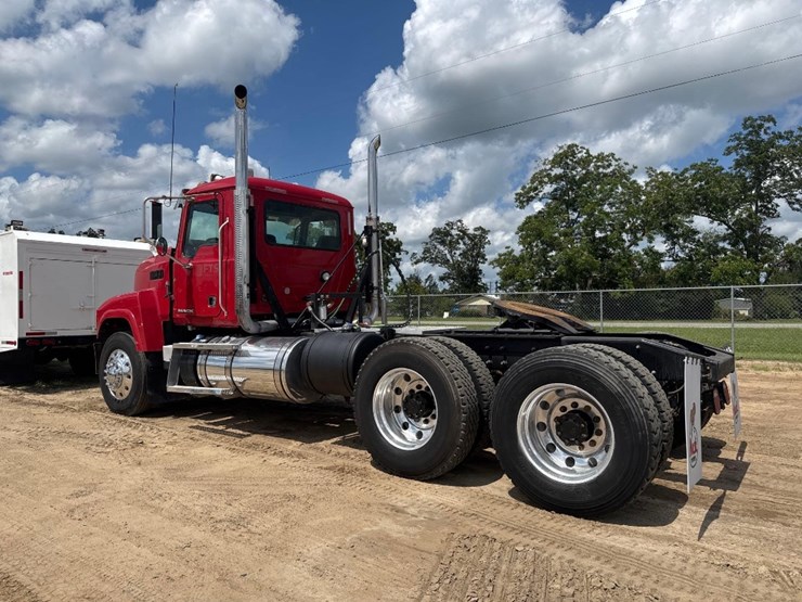 2012-mack-ch613-image-8