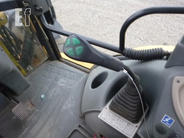2004-komatsu-wb150aws-image-9