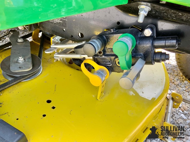 2021-john-deere-x730-image-17