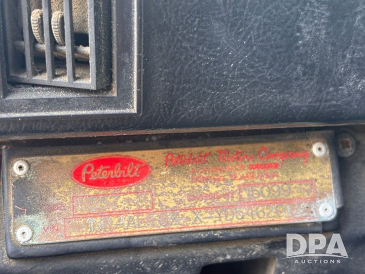 2000-peterbilt-357-image-90